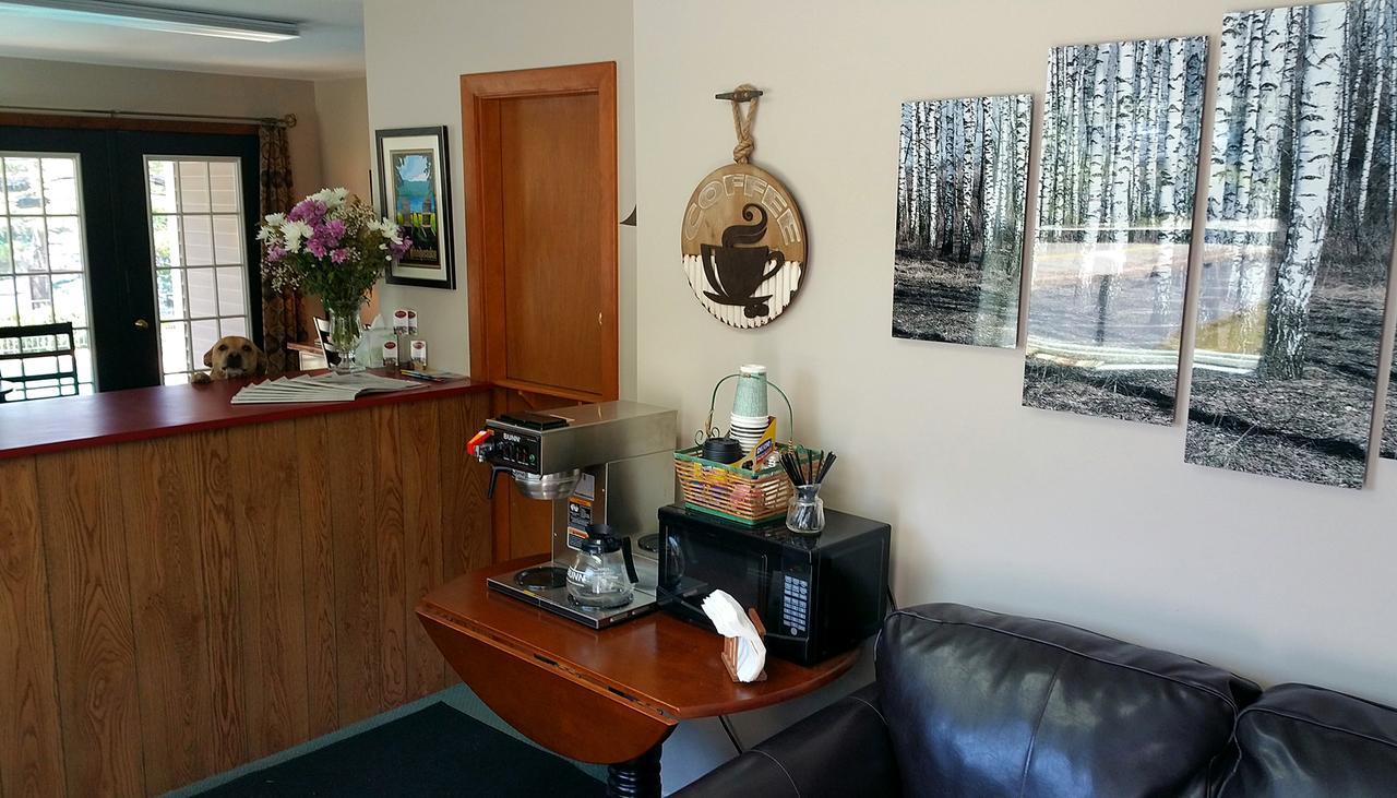 Birch Knoll Motel Лакония Экстерьер фото